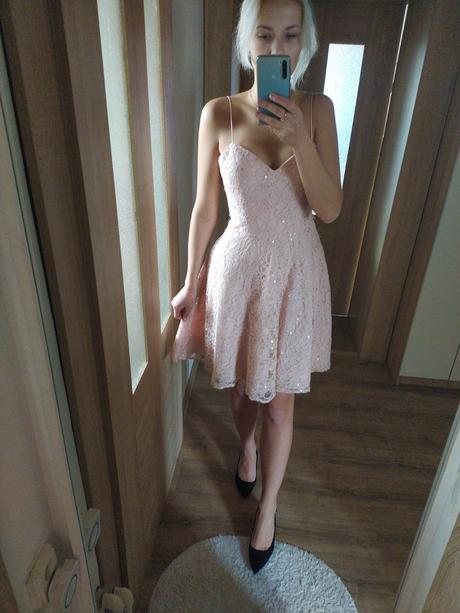 Dámske marhuľkové/béžové šaty, m