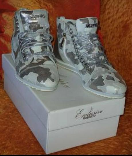 Maskačove strieborné tenisky, 36