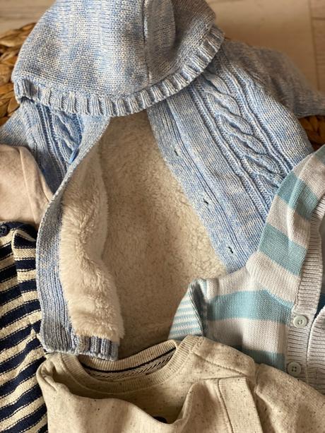 3 krabice oblečenia a iného 0-12 mesiacov, 50–62