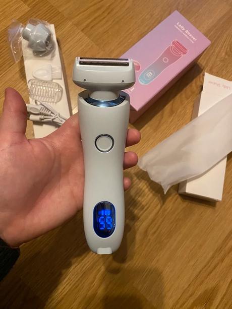 Nový dámsky holiaci strojček, 