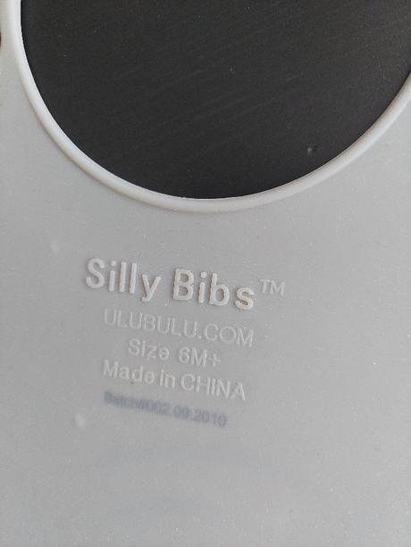 Detské hračky, knižka a podbradník, 