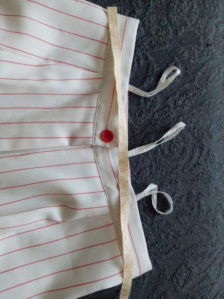 Bielé nohavice s pásikmy, 36