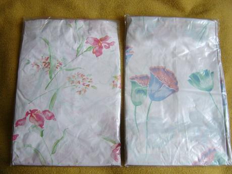 Zaclona krajkovana a veľký vankúš, 