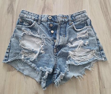 Kratasky bershka č.32, bershka,32