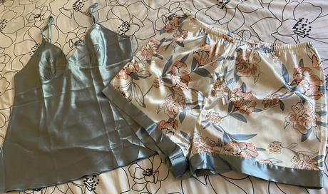 Dvojdielne krátke saténové pyžamo v. l, l