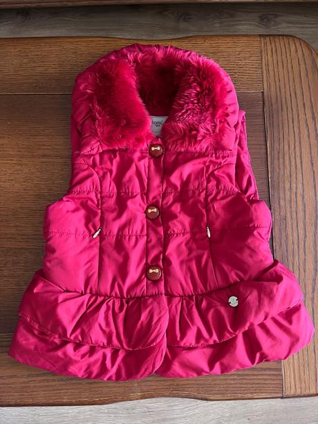 Rozkošná vesta mayoral s kožušinkovým golierom, mayoral,128