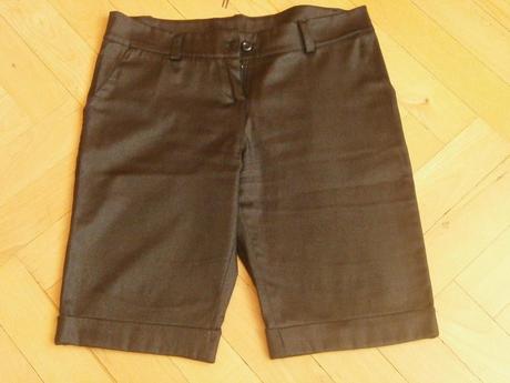 Dámske čierne lesklé krátke nohavice, l