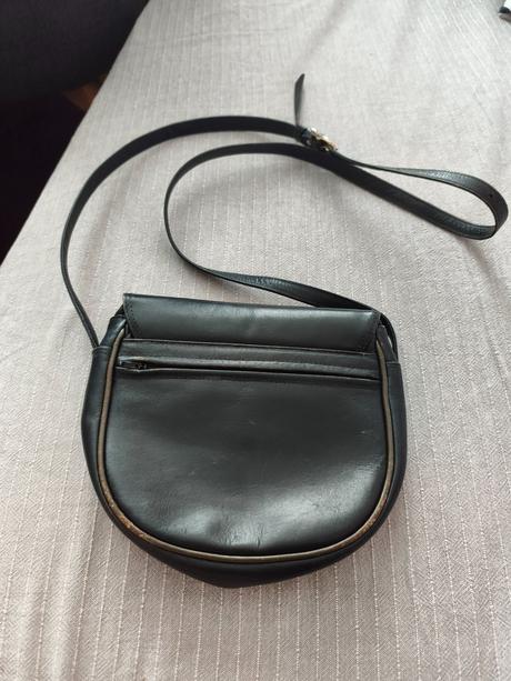 Malá čierna crossbody kabelka koža, 