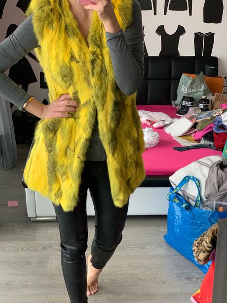 Kozusinove vesta nenosena, s