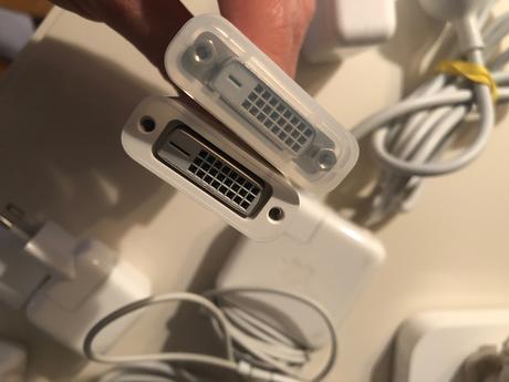 Apple adaptéry, apple