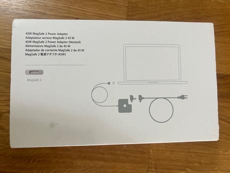 Nabíjačka na macbook, apple