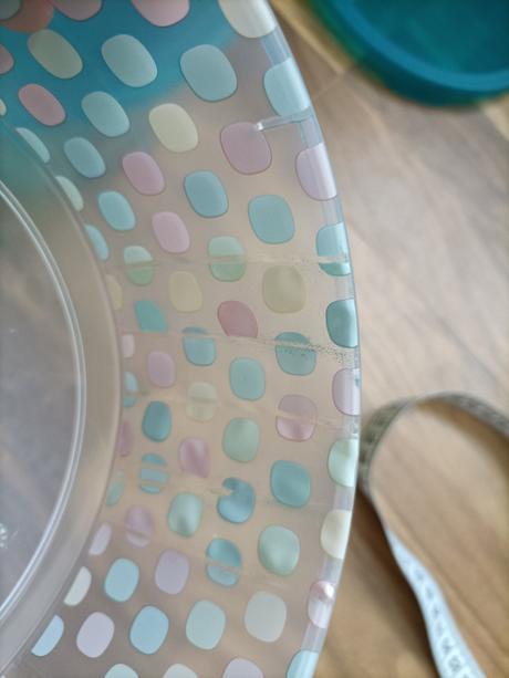 Tri bodkované dózy, 