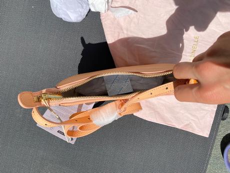 Kožená kabelka coccinelle hobo tvar, coccinelle