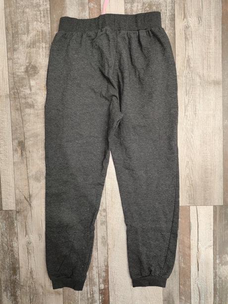 Dievčenske teplaky, 158