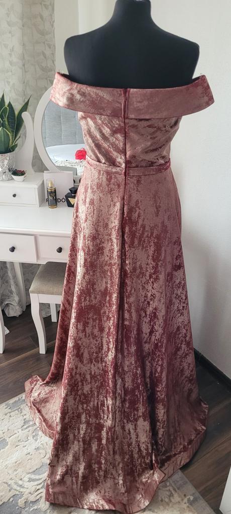 Wersailles šaty, 38