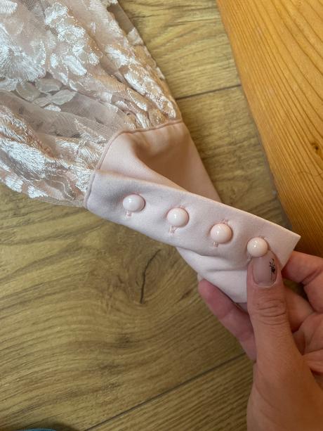 Originálne spoločenské šaty s nadýchanými rukávmi, l