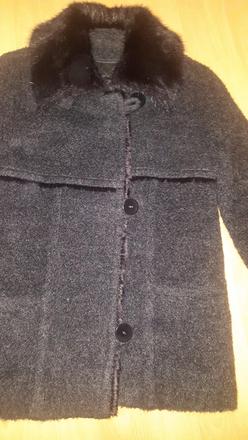 Vlnený kabát s kožušinou, 38