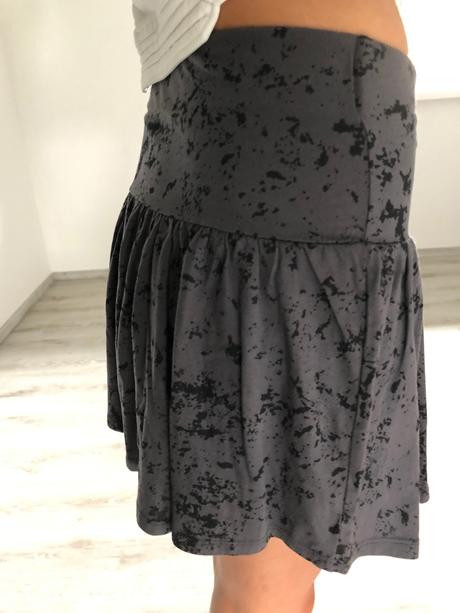 Vans sukňa šedá, s