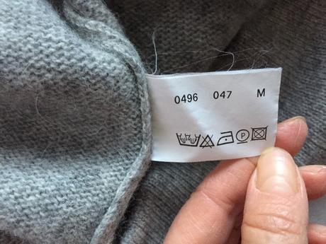 Sveter s ružičkami zn. betty barclay, m