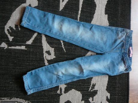 Dievcenske jeginsy, 110