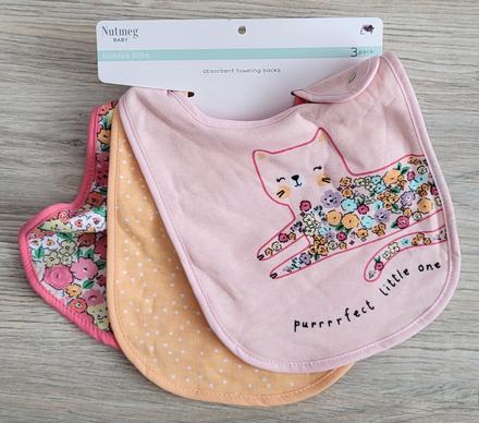 3x podbradník nutmeg,