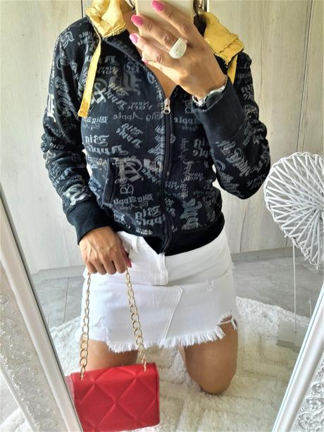 Zaujímavá mikina-m, m