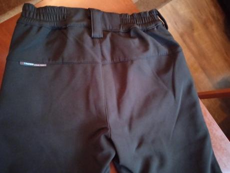 Športové nohavice, 122