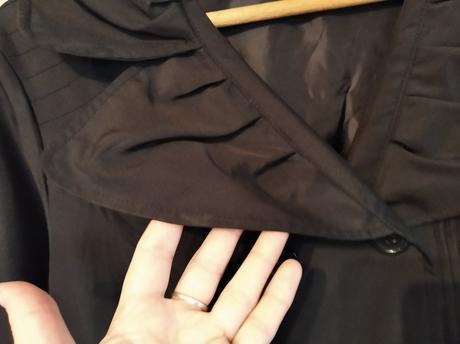 Tenší plášť, 36