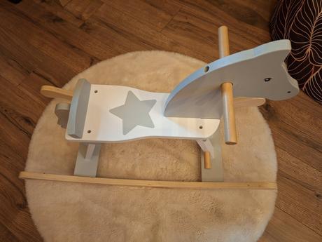 Hojdací koník goki,