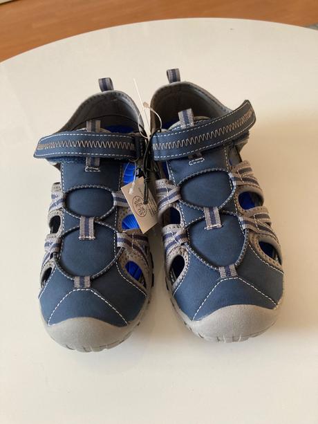 Nove sandale s visackou, 35