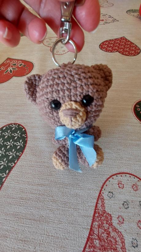 Háčkovaný medvedík,