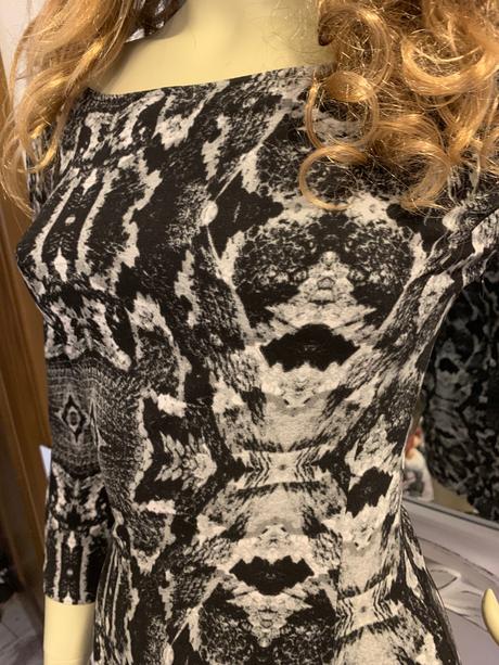 Luxusne saty guess, guess,xs