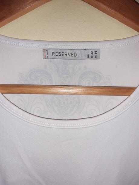 Biele tričko so vzorom na chrbte, reserved,l