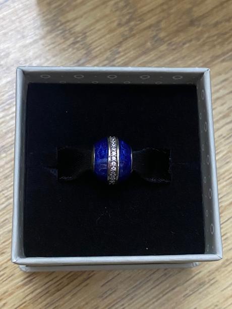 Pandora modra koralka, pandora