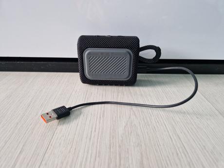 Reproduktor jbl g03,