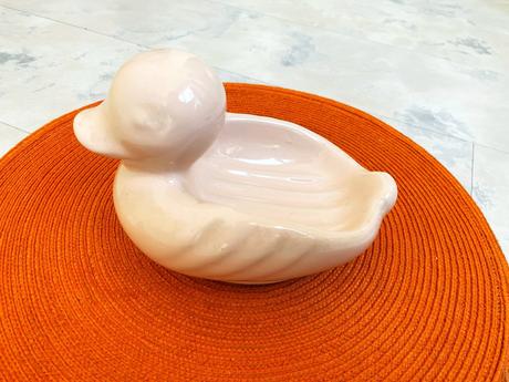 Stará porcelánová vintage mydelnička, 