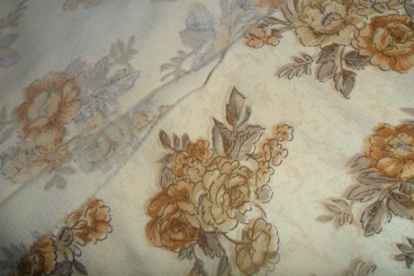 Letna kvietkovana latka,