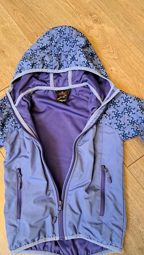 Prechodná fialová vetrovka, 116