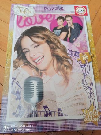 Puzzle violetta,
