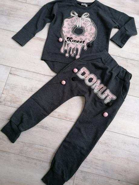 Donutková tepláková suprava vel. 110/116, 104