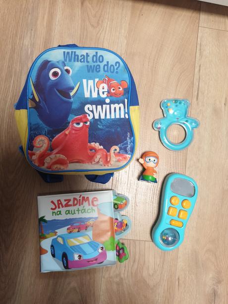 Unisex ruksak+ penova knizka+ hracky, disney