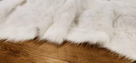 Kožušina umelá - biela škriatkovská - cena za 10,