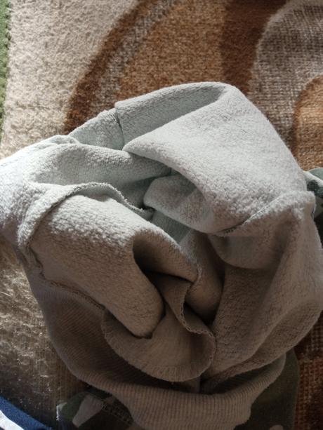 Maskáčové tepláky, 122