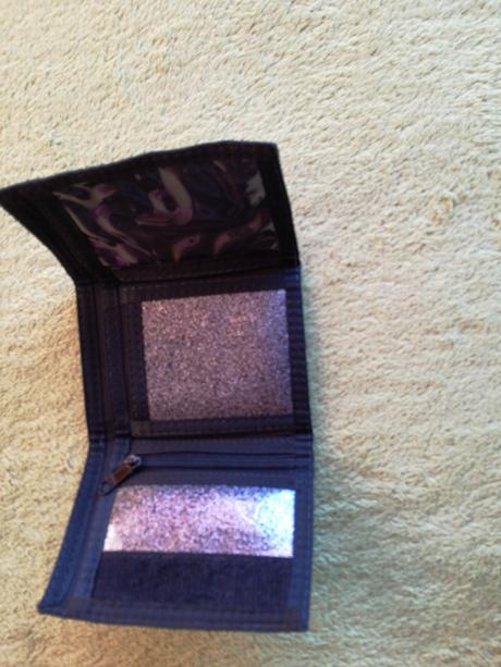 Dievčenské doplnky, kabelka, peňaženky a retro per,