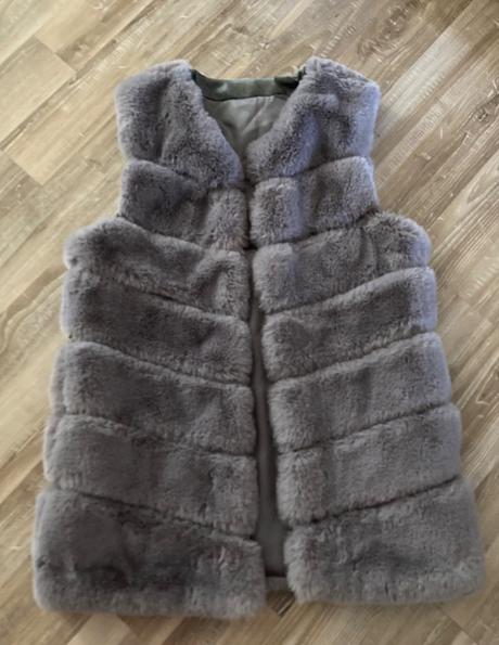 Kožušinová vesta darujem k nákupu, 