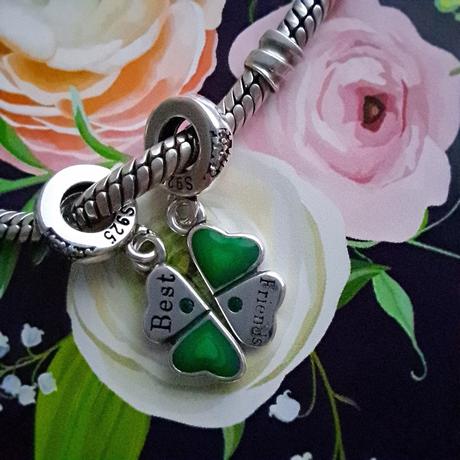 Prívesky priateľstva, 