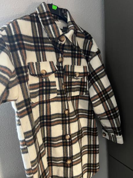 Predĺžena hrubšia košela, s