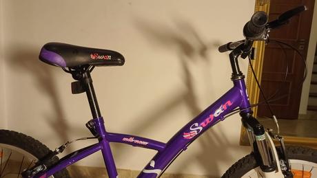 Dievčenský bicykel swan 20", takmer nový, 20