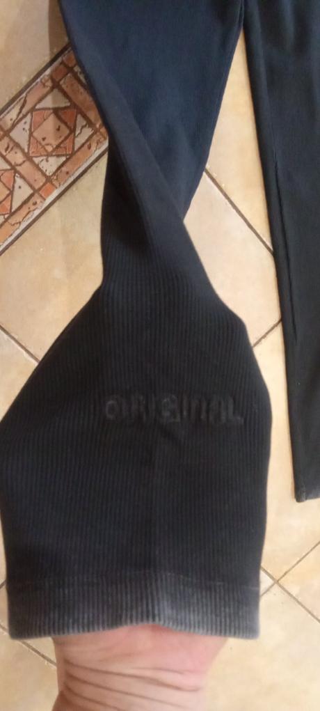 Krásny rebrovany sivý set, l