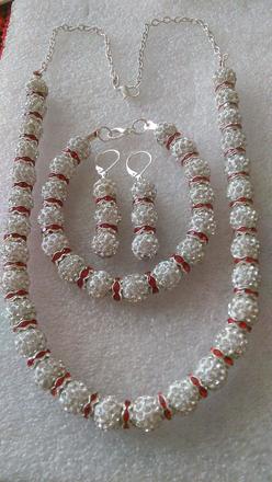 Náhrdelník + náramok + náušnice,